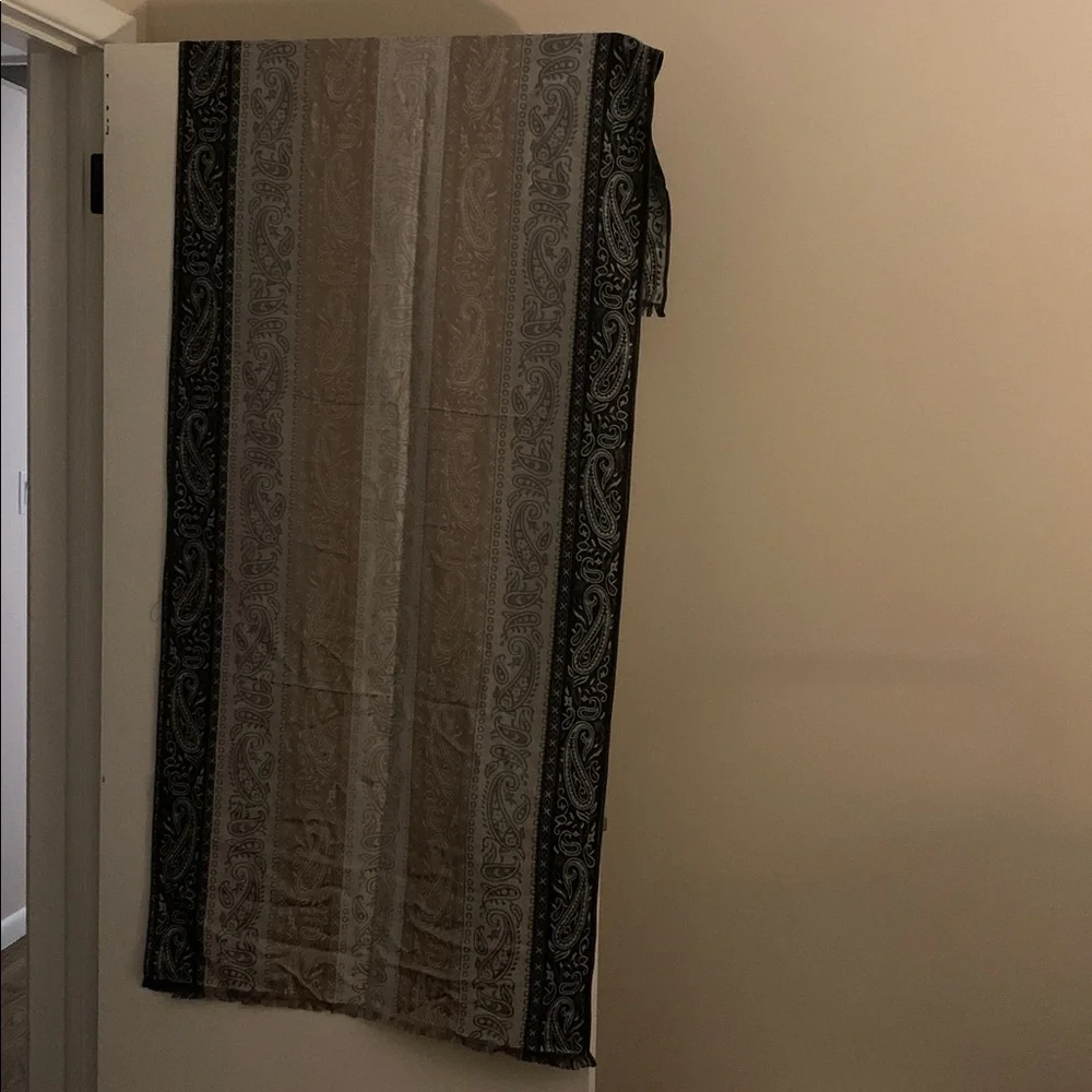 Scarf - Picture 7 of 8